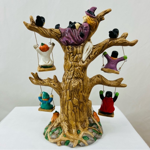 Lights up! Halloween Tree with Witches and Ghouls - Picture 3 of 14